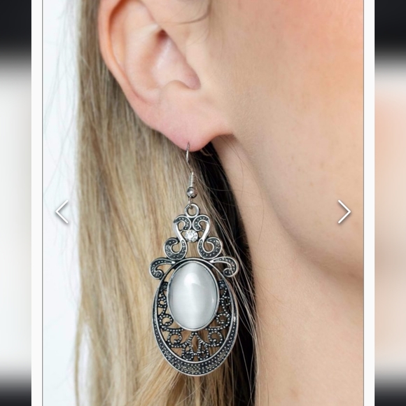 Garden Gondola Ride Earrings NWT Silver Cats Eye - Picture 2 of 4